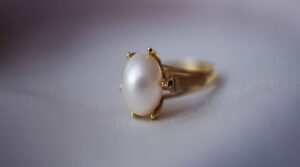 Elegant types of Pearl engagement ring